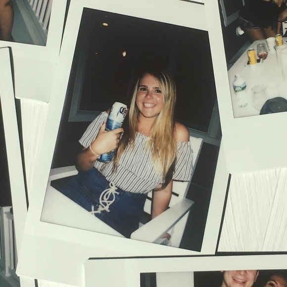 Off the Shoulder Ruffle Crop Top - Picture 2 of 2